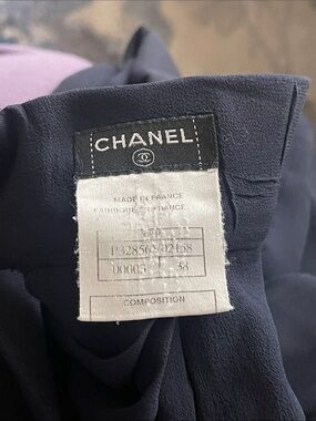 CHANEL Classic Pleated Midi Skirt - NAVY SIZE 38 silk
